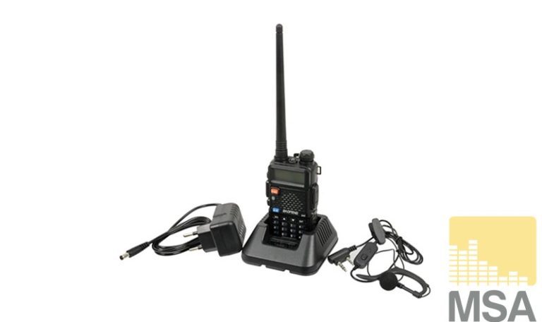 Baofeng UV-5R Portofoon + lader en oortjes