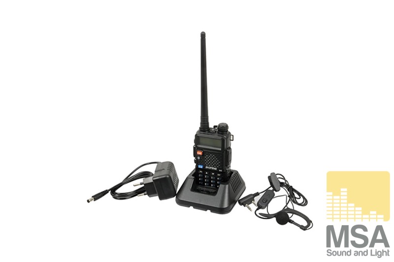 Baofeng UV-5R Portofoon + lader en oortjes