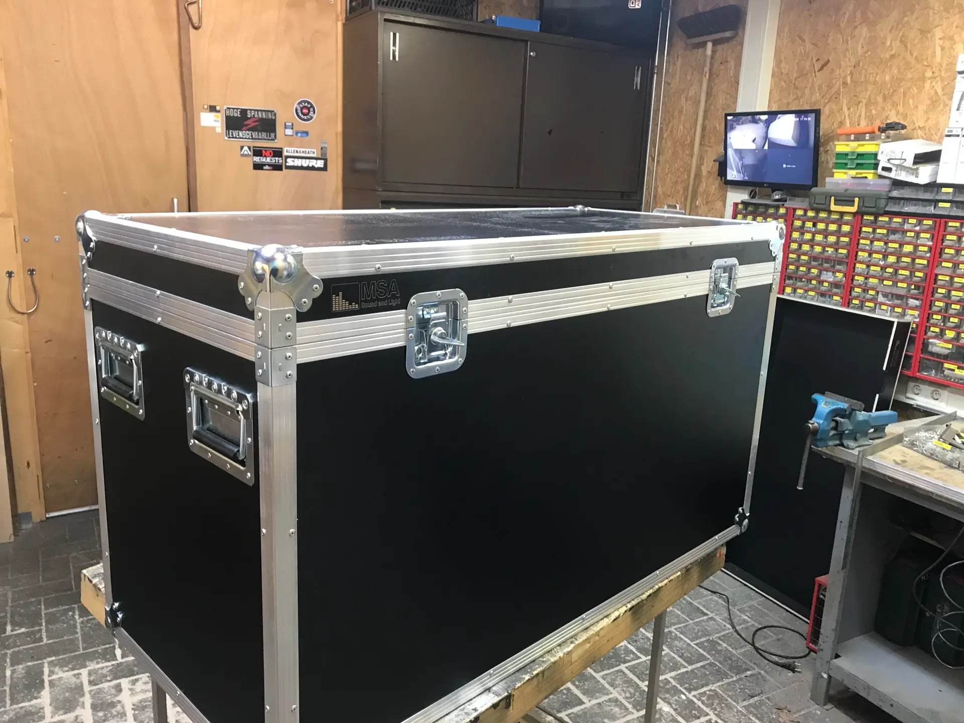 IMG 0255 flightcase bouwen