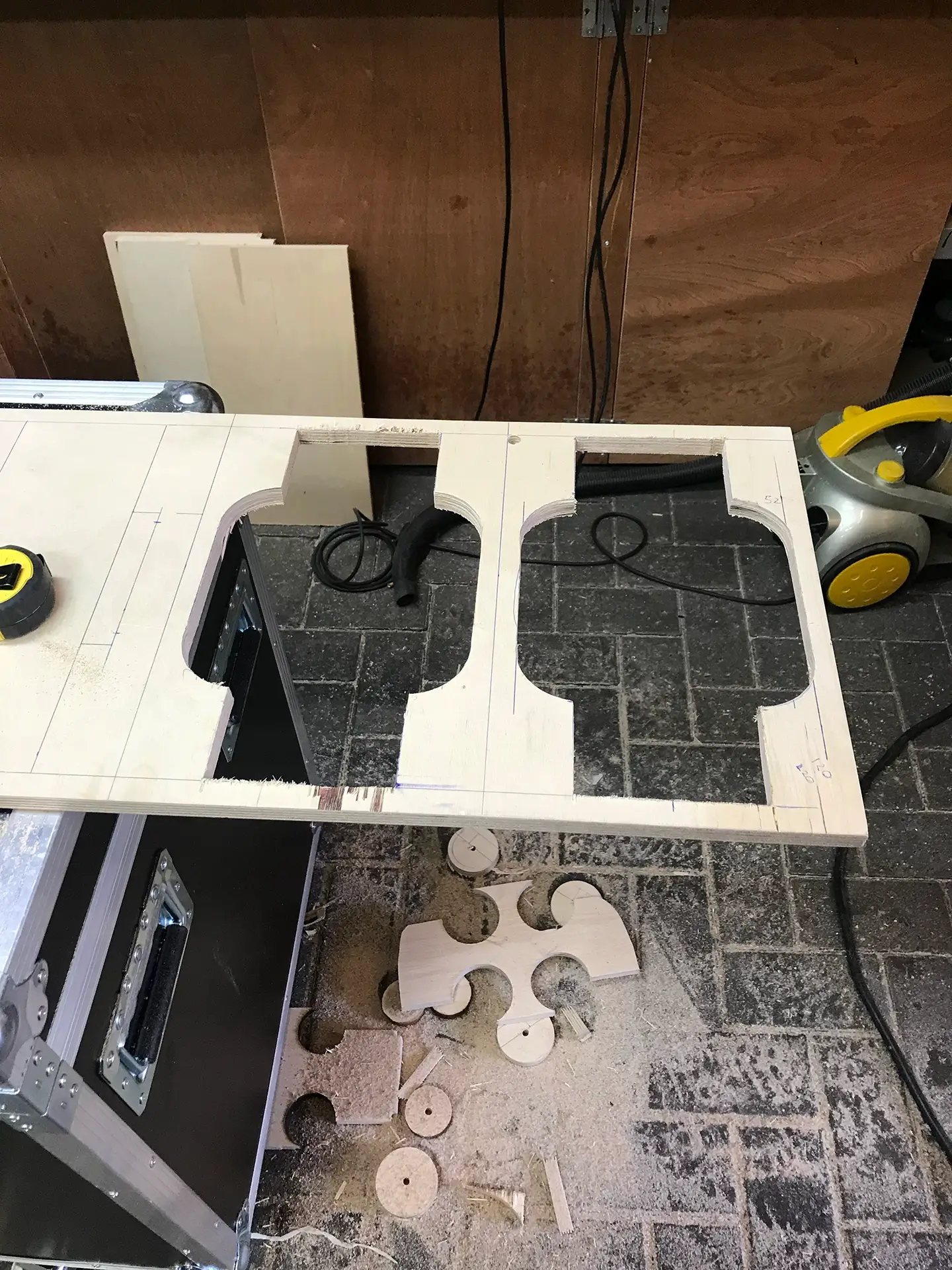 IMG 0323 flightcase bouwen