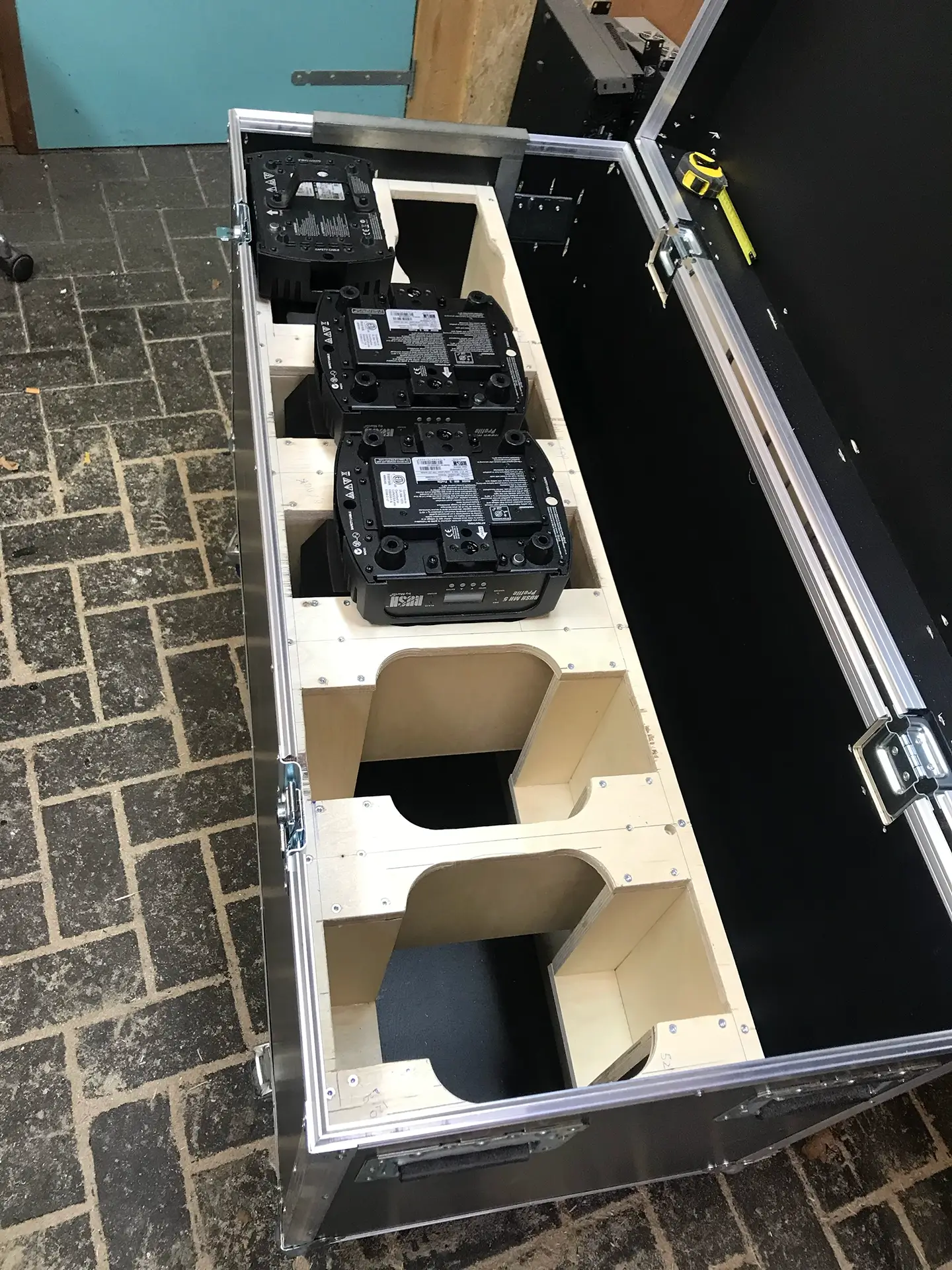 IMG 0358 flightcase bouwen